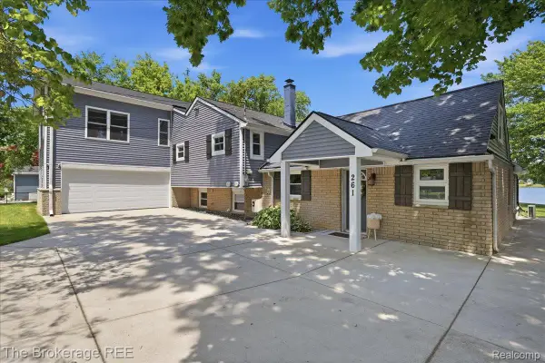 261 Reymont Road N, Waterford, MI 48327