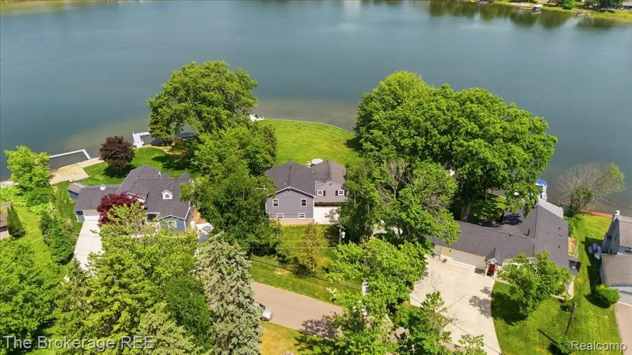 261 Reymont Road N, Waterford, MI 48327 - #3