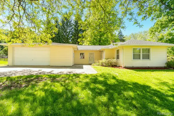 426 Driftwood Avenue, RochesterHills, MI 48307