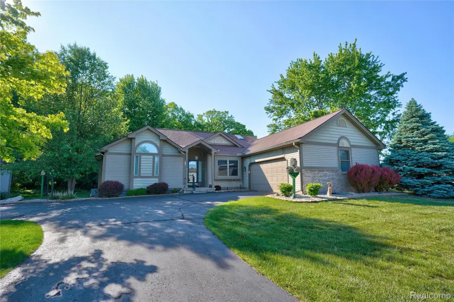 3433 Pinemeadow Court, Davison, MI 48423 - #2