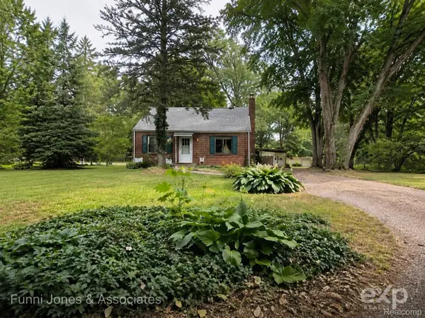 9552 Wayne Road, Livonia, MI 48150