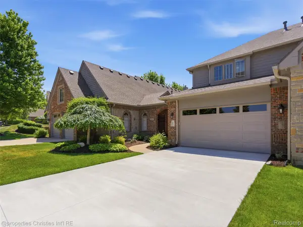 10822 Sparkling Waters Court, SouthLyon, MI 48178