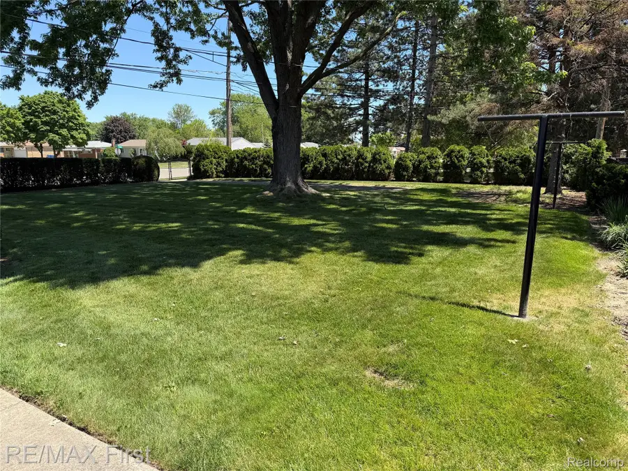 25886 Masch Avenue, Warren, MI 48091 - #3