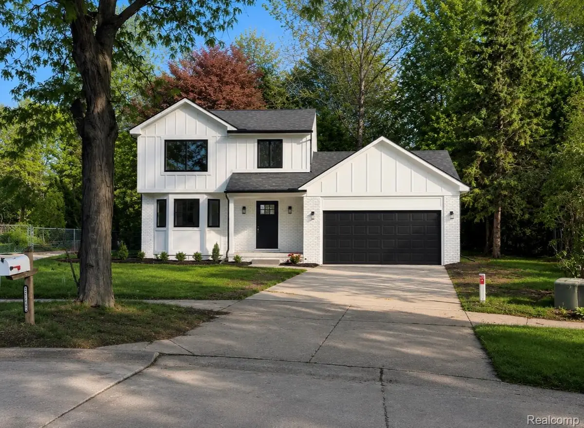 12602 Beresford Drive, Sterling Heights, MI 48313 - #1