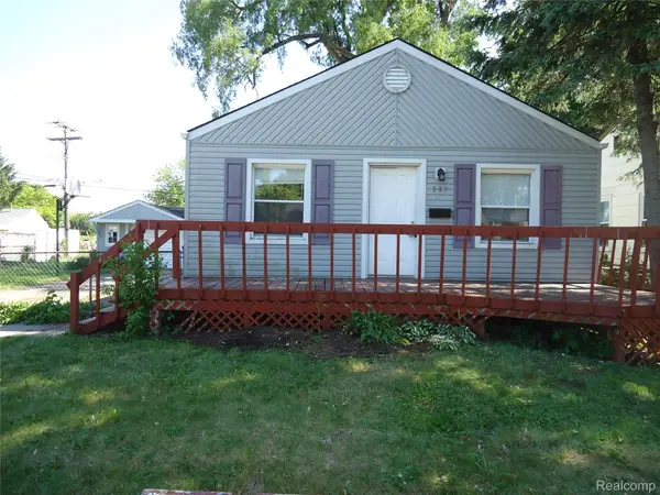 142 E Rowland, MadisonHeights, MI 48071