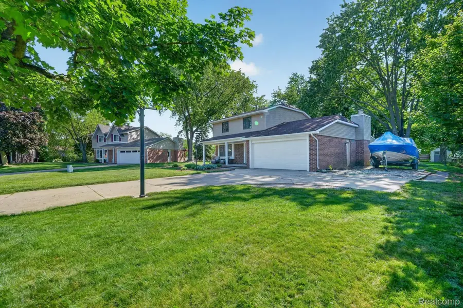 5469 Pheasant Run Road, Clarkston, MI 48346 - #2