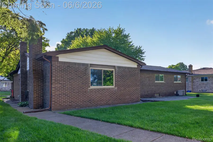 40142 Pallazo Street, Clinton, MI 48038 - #3