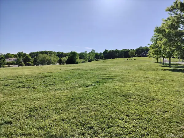 000 N Squirrel Road, AuburnHills, MI 48326