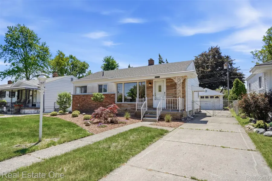 33441 Alta Street, Garden City, MI 48135 - #3