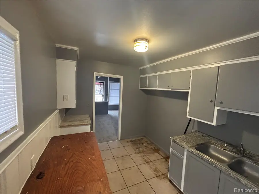 8577 Mark Twain Street, Detroit, MI 48228 - #2