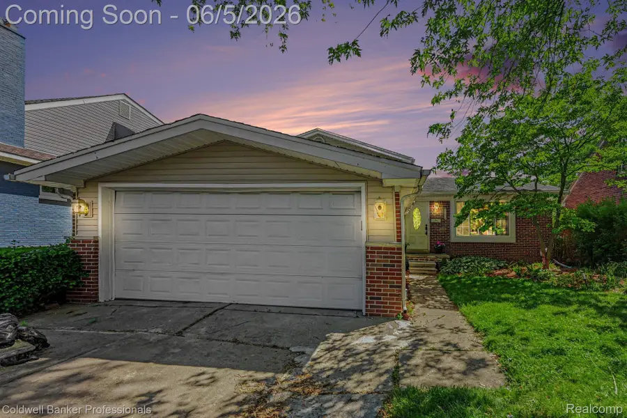 22606 Manor Street, Saint Clair Shores, MI 48081 - #2