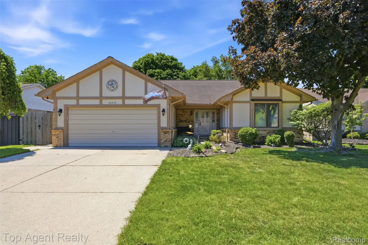 46519 Donahue Avenue, Macomb, MI 48044 - #1
