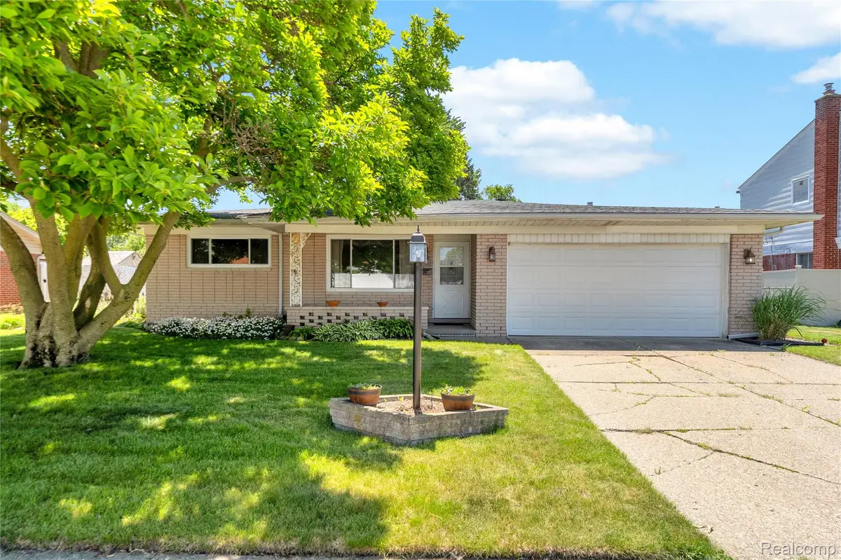 4840 Iowa Drive, Warren, MI 48092 - #1