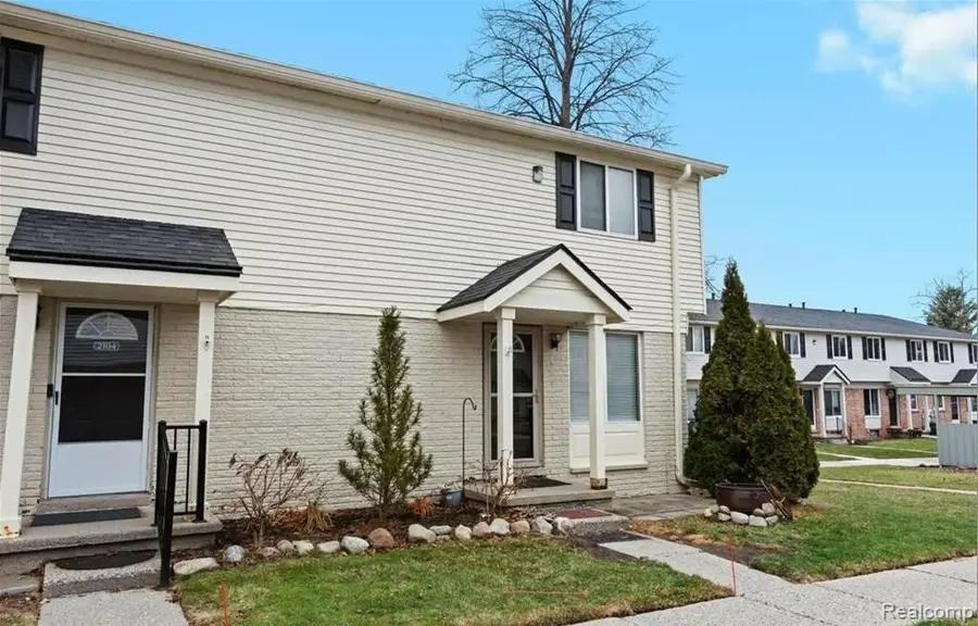2092 Orchard Crest Street, Utica, MI 48317 - #2