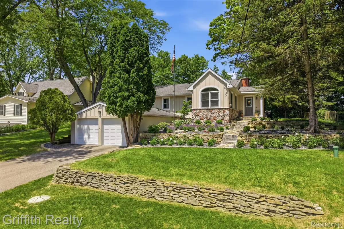 6262 Briggs Lake Drive, Brighton, MI 48116 - #1