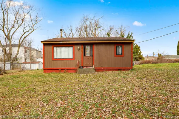 5094 Coshocton Drive, Waterford, MI 48327