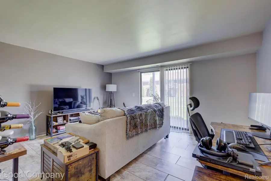 43244 Mound Road #2, Sterling Heights, MI 48314 - #3