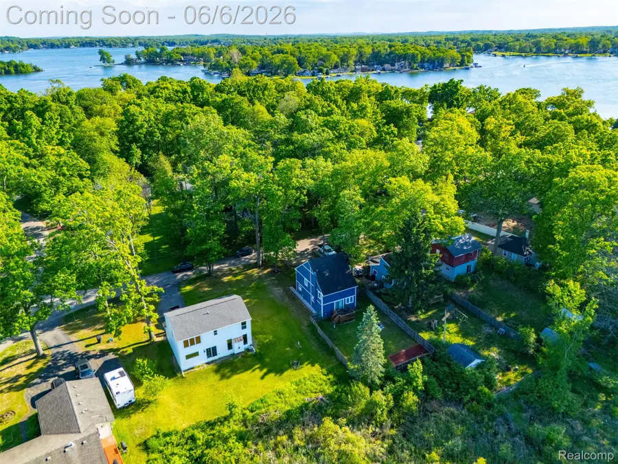 3773 Navarra Avenue, White Lake, MI 48383 - #2