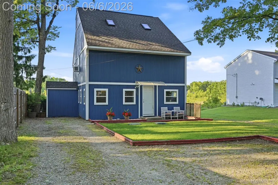 3773 Navarra Avenue, White Lake, MI 48383 - #3