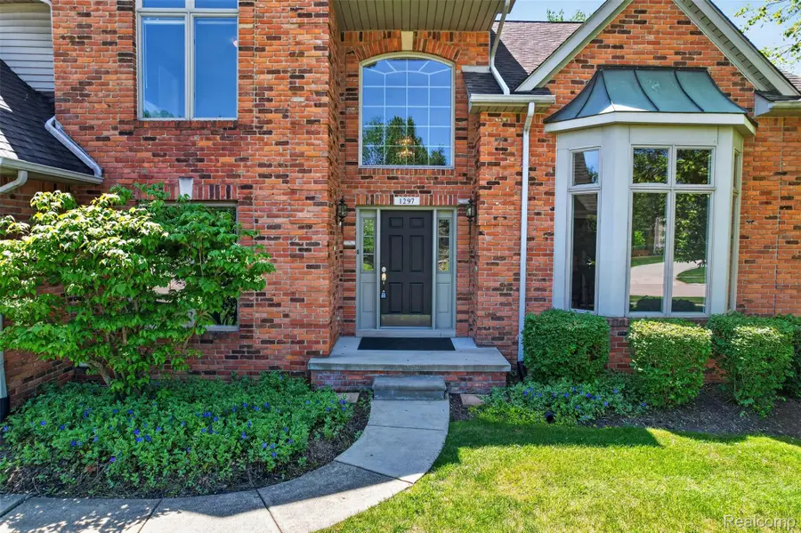 1297 Almond Drive, Troy, MI 48098 - #3