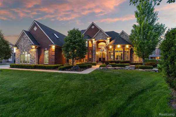 56074 Lario Court, Macomb, MI 48042