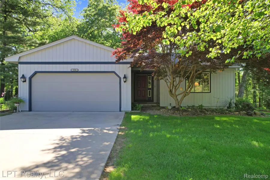 5236 Schlenker Road, Hamburg, MI 48139 - #3