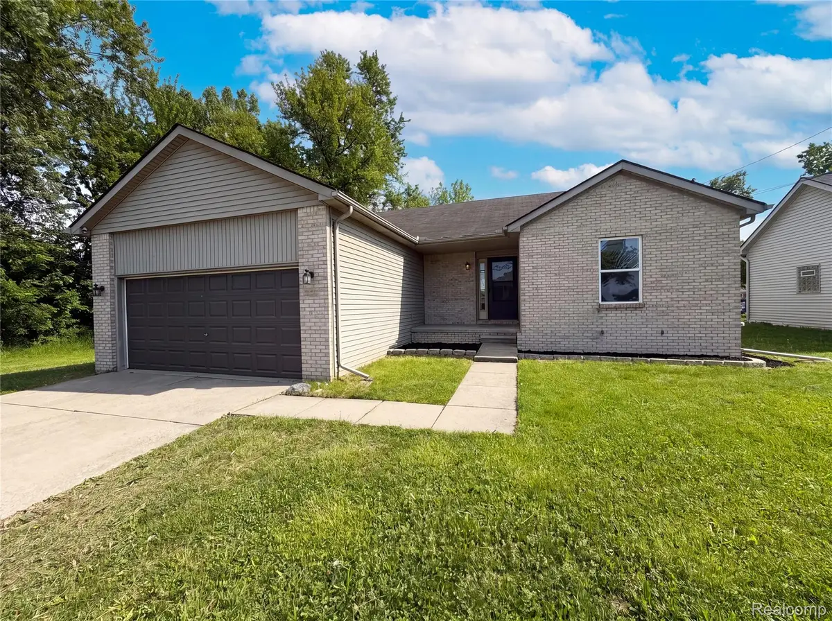 42724 N Walnut Street, Clinton, MI 48036 - #1