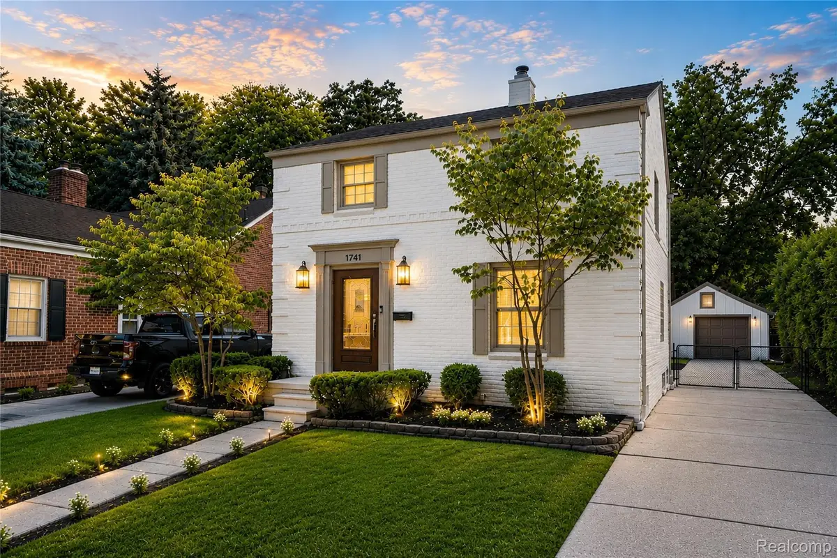 1741 Brys Drive, Grosse Pointe Woods, MI 48236 - #1