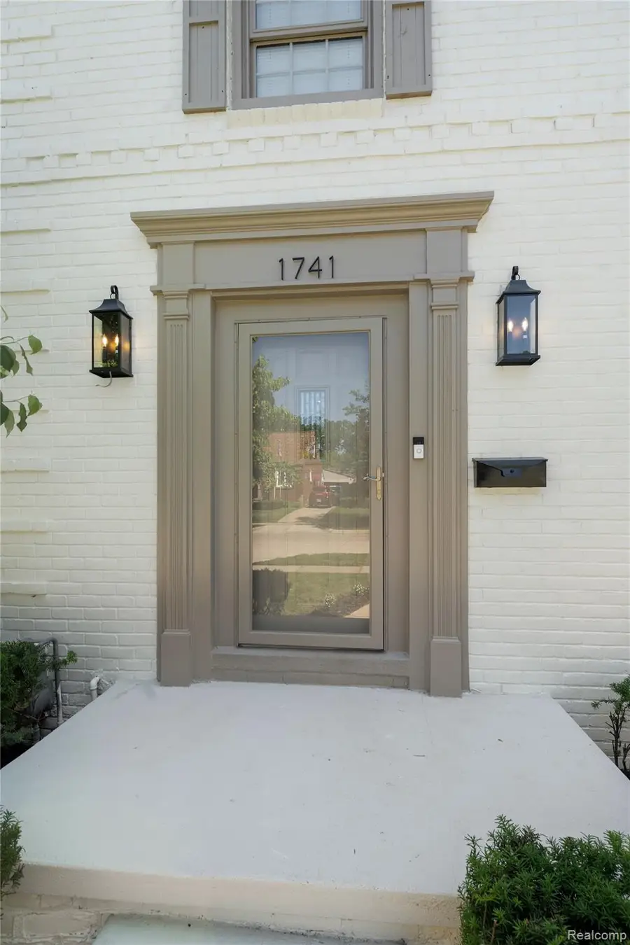 1741 Brys Drive, Grosse Pointe Woods, MI 48236 - #2