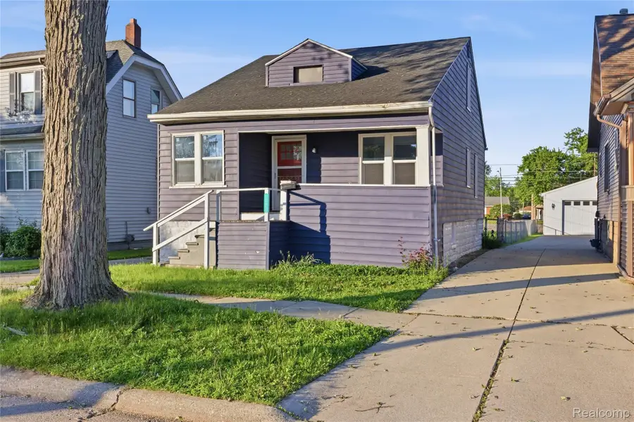 23930 Elmira Street, Saint Clair Shores, MI 48082 - #3