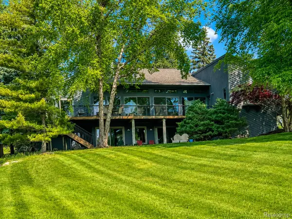 2501 Doleman Drive, WestBloomfield, MI 48324