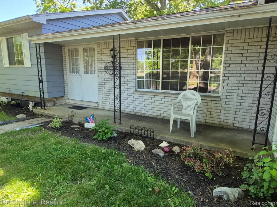 4295 Sashabaw Road, Waterford, MI 48329 - #3