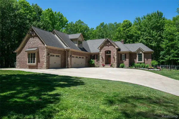 3957 Mill Lake Road, LakeOrion, MI 48360