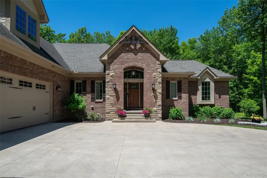 3957 Mill Lake Road, Orion, MI 48360 - #2