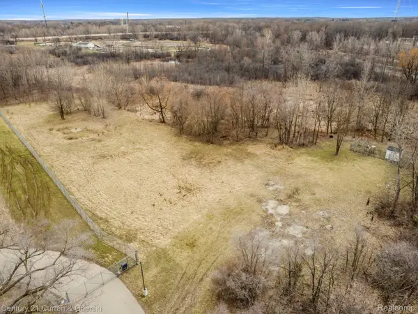 1139 S Dettman Road, Jackson, MI 49203