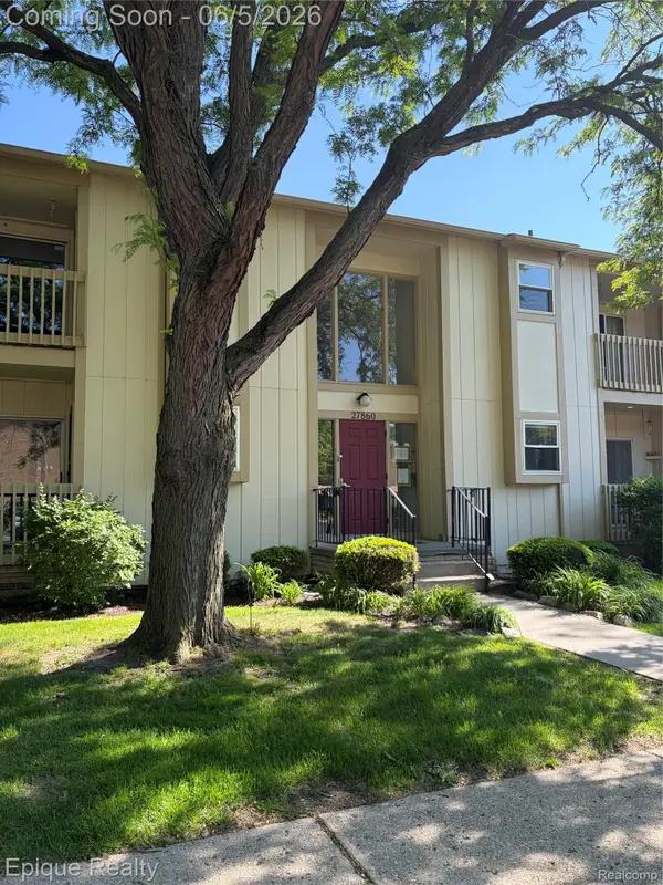 27840 Berrywood Lane #14, Farmington, MI 48334