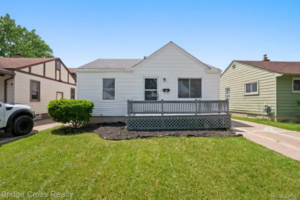25515 Culver Street, StClairShores, MI 48081