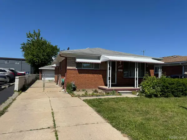 8847 Woodbine, Redford, MI 48239