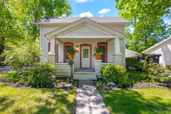 406 E Sherman Street, Holly, MI 48442