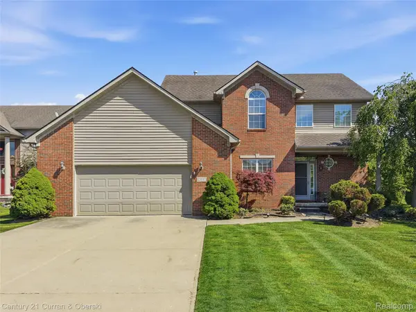 23537 Crescent Ridge Drive, NewBoston, MI 48164
