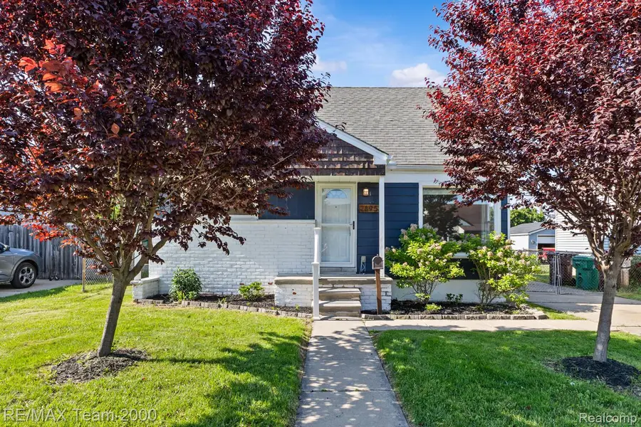 28952 Bridge Street, Garden City, MI 48135 - #2