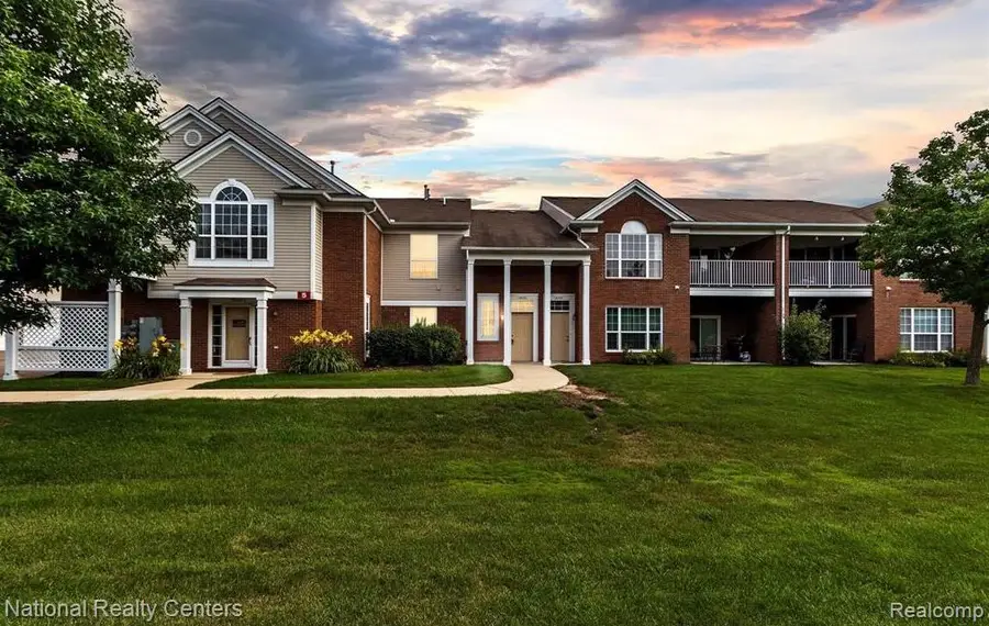 16707 Carriage Way, Northville, MI 48168 - #2