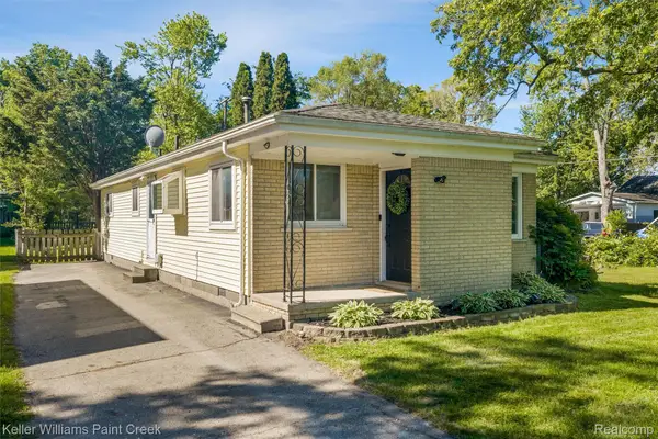 2742 Campers Drive, Highland, MI 48356