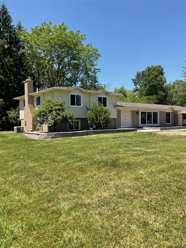 7096 Riverstone Road, WestBloomfield, MI 48322
