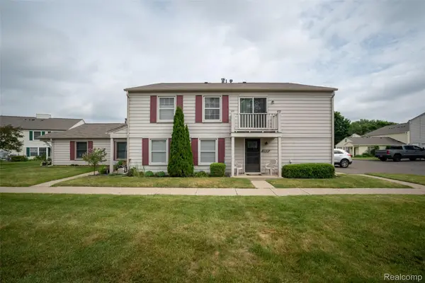 2978 Elmwood Court, LakeOrion, MI 48360