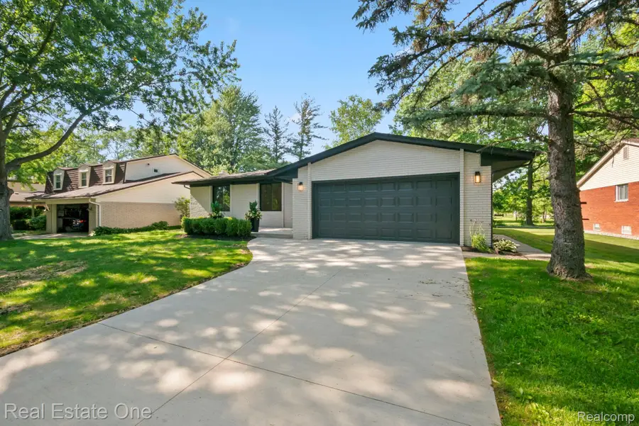 1227 Shallowdale Drive, Troy, MI 48085 - #2