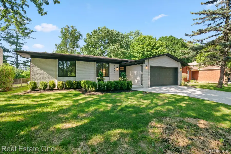 1227 Shallowdale Drive, Troy, MI 48085 - #3