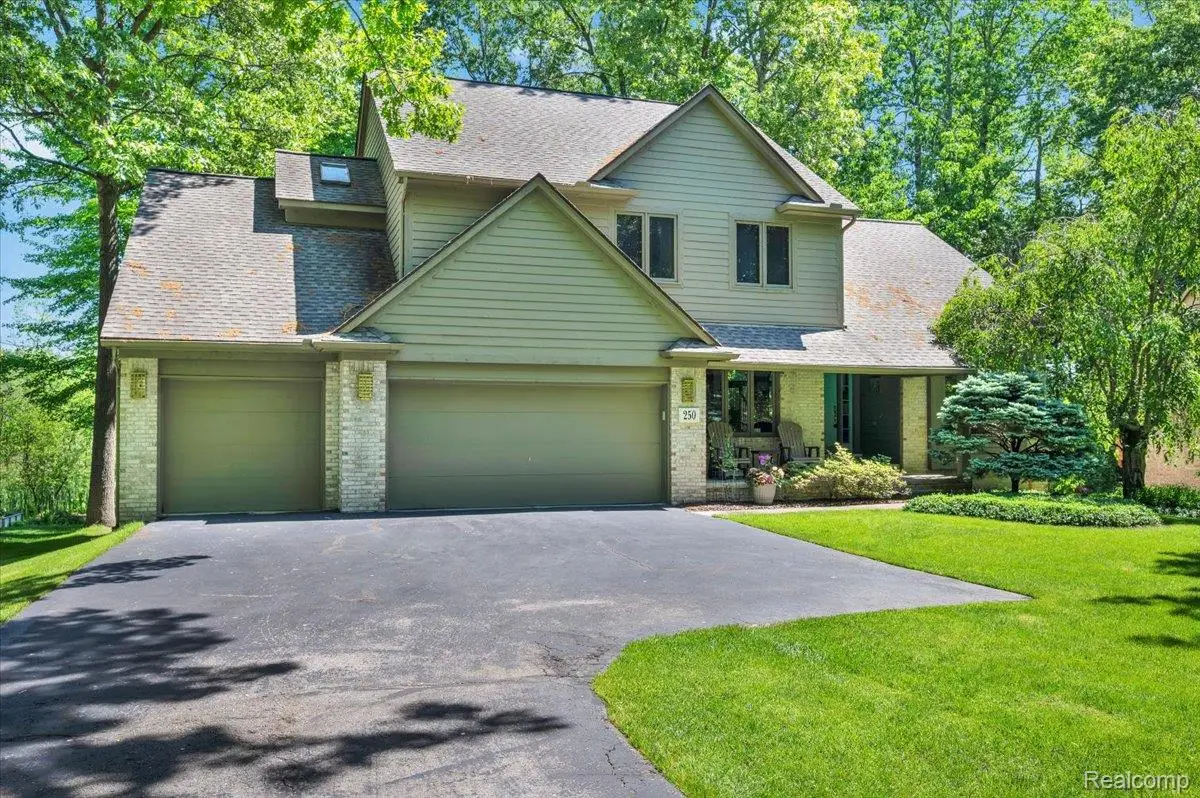 250 Woodcreek Court, Commerce, MI 48390 - #1