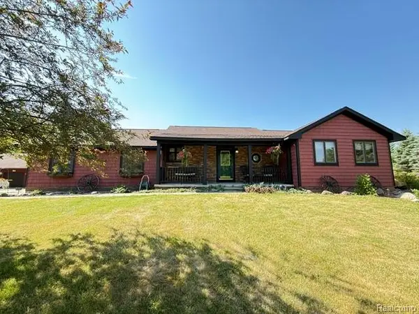 4897 Curtiss Drive, Lapeer, MI 48446