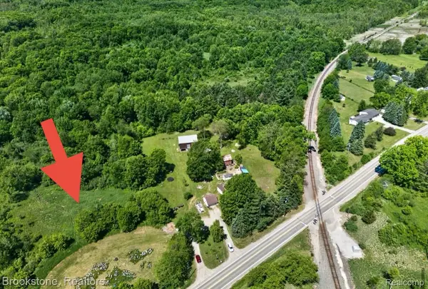9449 & 9437 Andersonville Road, Clarkston, MI 48346